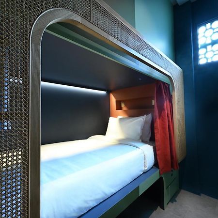 Dream Chaser Boutique Capsule Hotel สิงคโปร์ ภายนอก รูปภาพ