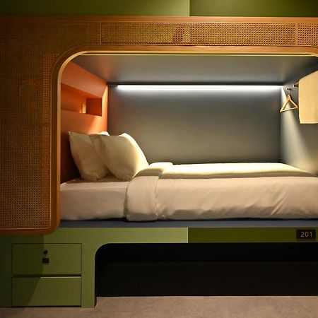 Dream Chaser Boutique Capsule Hotel สิงคโปร์ ภายนอก รูปภาพ