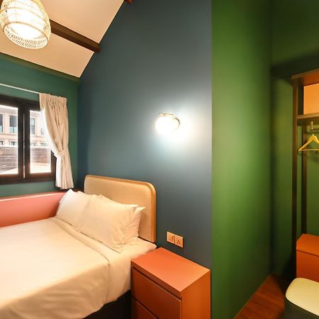 Dream Chaser Boutique Capsule Hotel สิงคโปร์ ภายนอก รูปภาพ