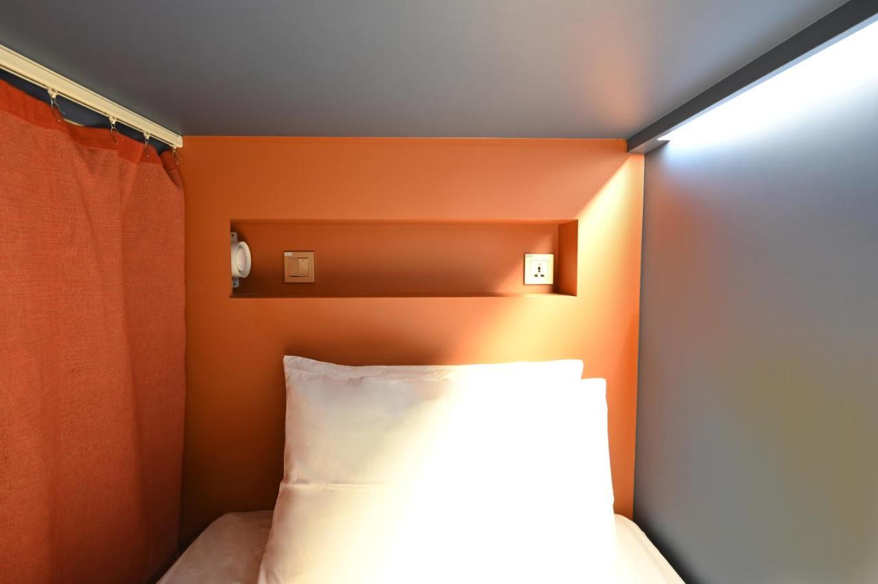 Dream Chaser Boutique Capsule Hotel สิงคโปร์ ภายนอก รูปภาพ