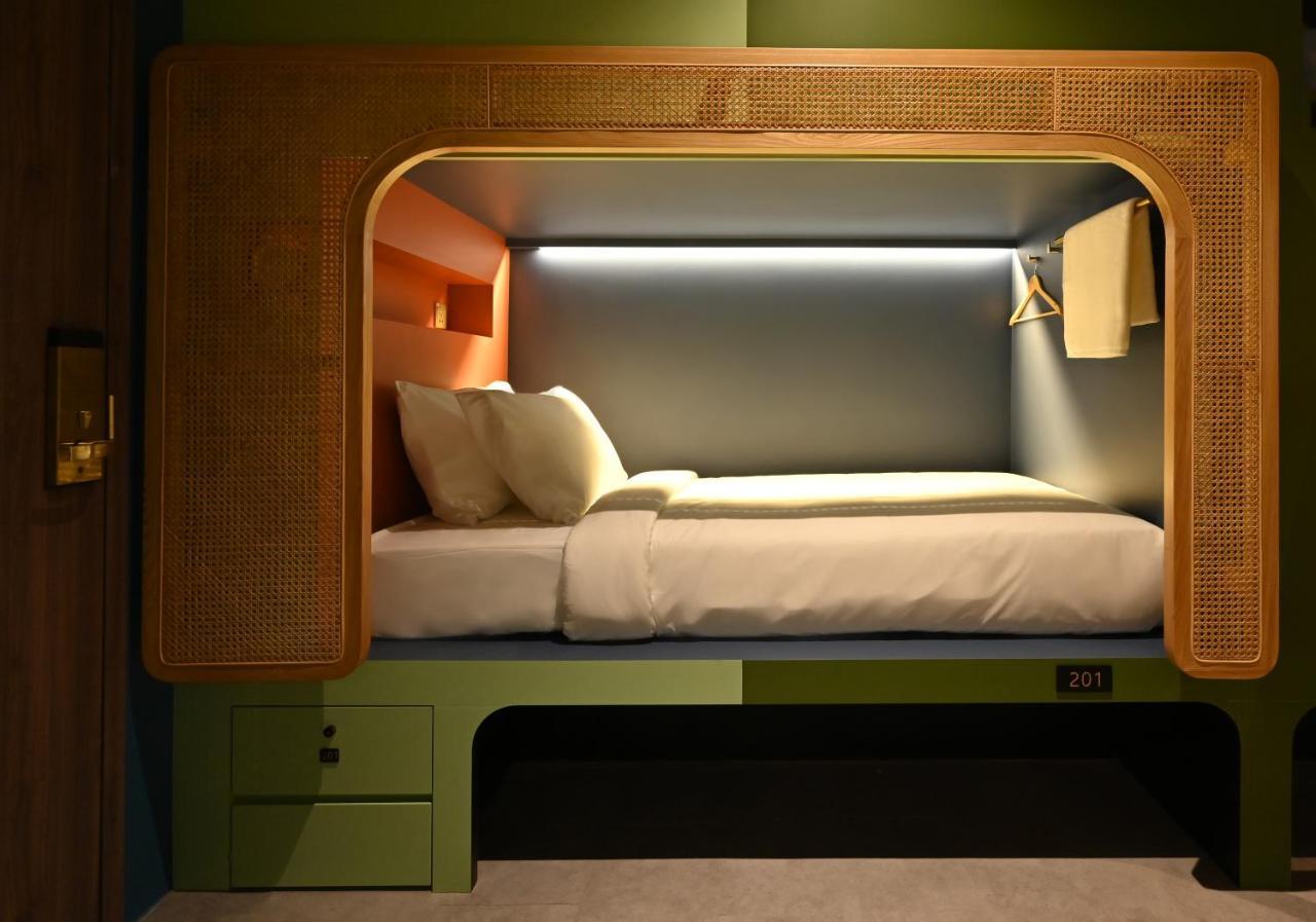 Dream Chaser Boutique Capsule Hotel สิงคโปร์ ภายนอก รูปภาพ